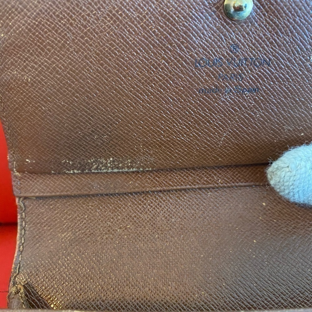 Louis Vuitton Wallet - Authentic - Picture 10 of 16